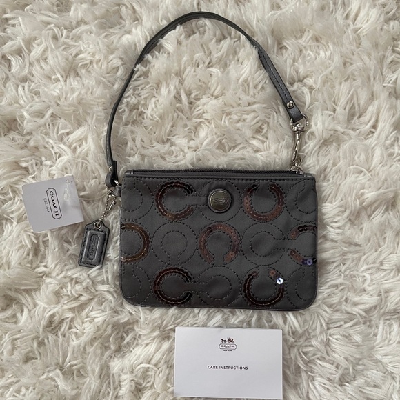Coach Bag | Small Sequin Wristlet - Picture 3 of 8